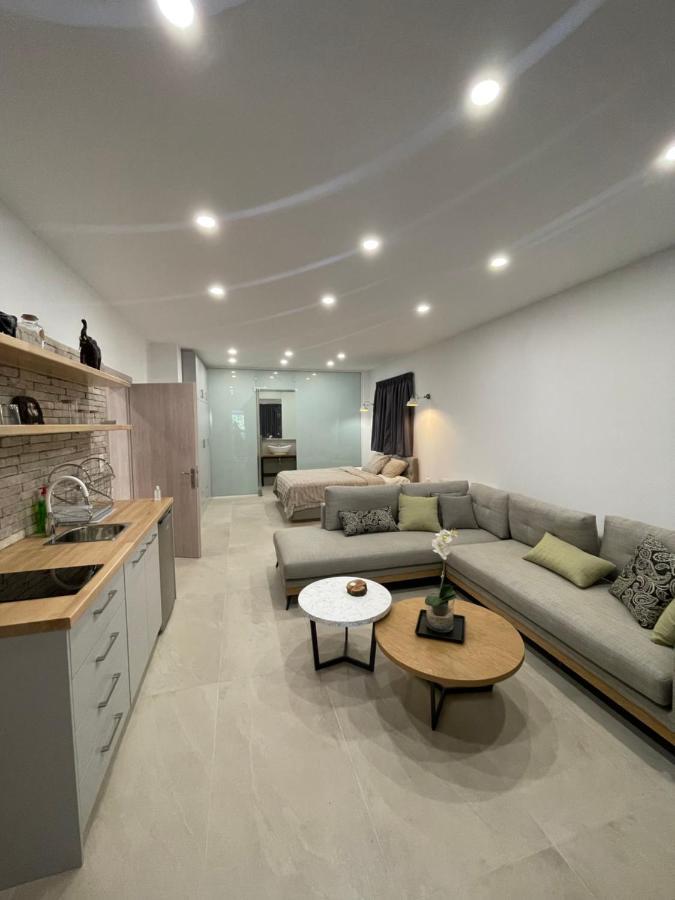 Central Luxury Apartment In Paralia Ofryniou Ofrínion Exterior foto