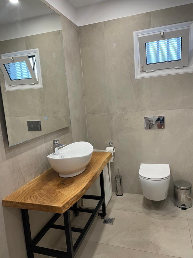 Central Luxury Apartment In Paralia Ofryniou Ofrínion Exterior foto