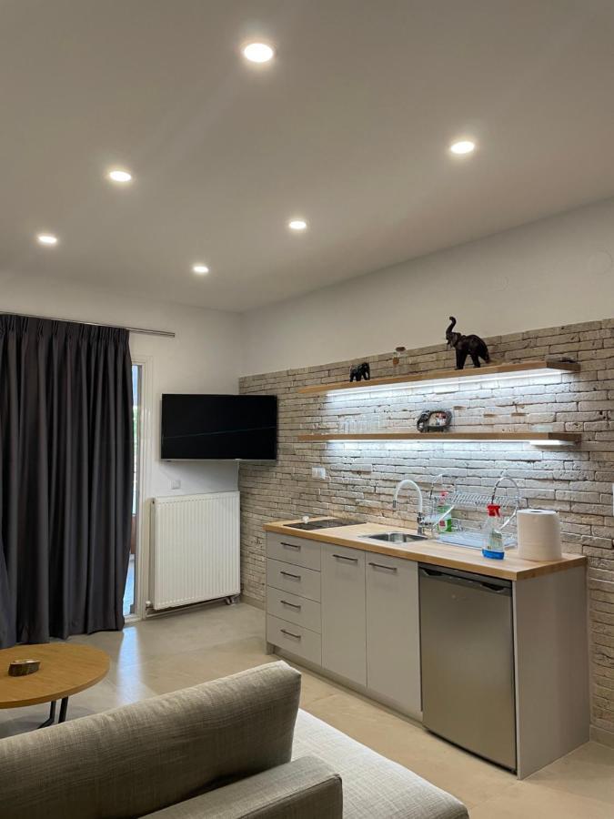 Central Luxury Apartment In Paralia Ofryniou Ofrínion Exterior foto